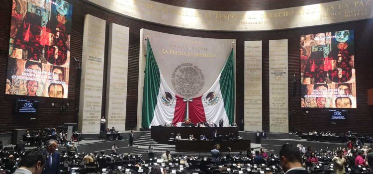 Diputados conmemoran desaparición de normalistas de Ayotzinapa; realizan conteo del 1 al 43