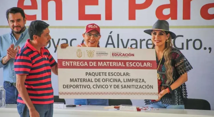 La gobernadora de Guerrero, encabeza Feria de Servicios Integrales