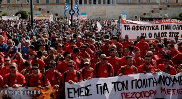 Aprueba Grecia ampliar la jornada laboral hasta 13 horas diarias