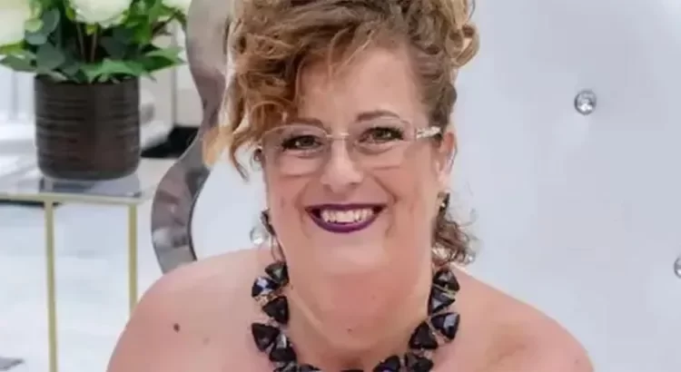 Tras varias decepciones, se casó … con ella misma Tras varias decepciones, se casó … con ella misma