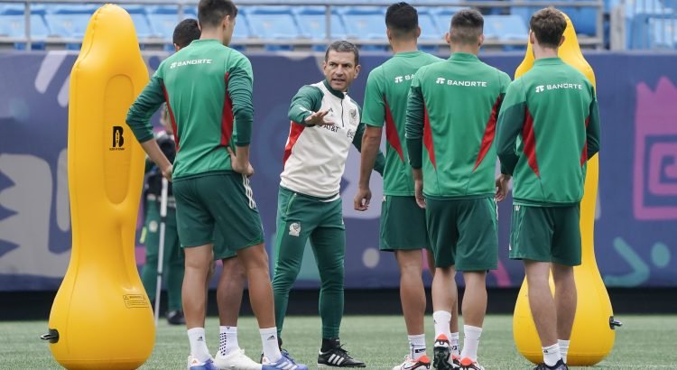 México enfrenta a Ghana