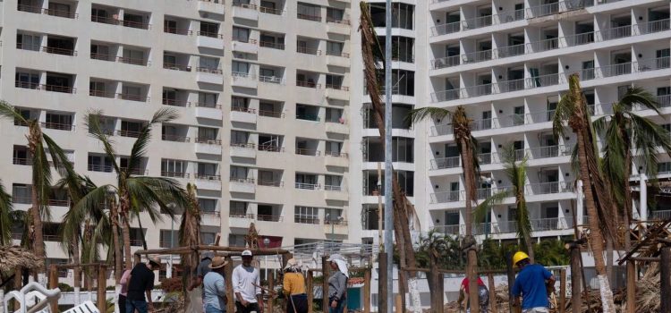 La reconstrucción de hoteles en Acapulco tardará varios meses