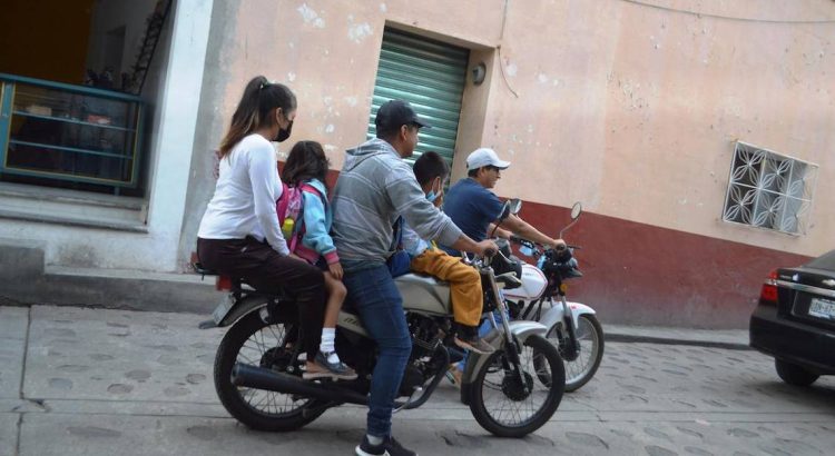 Sanciones a motociclistas que viajen con menores de edad
