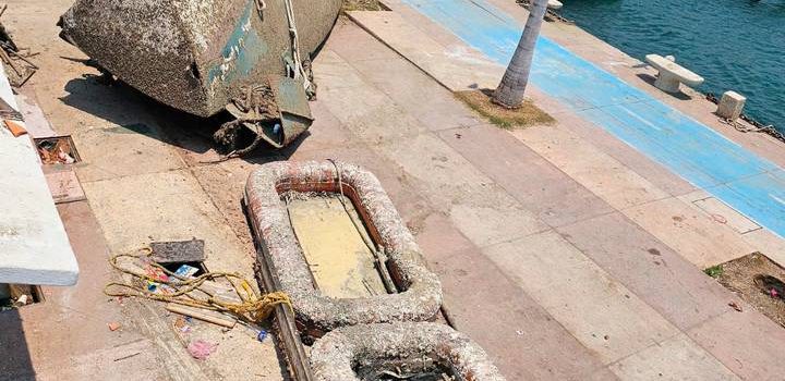 Retiran restos de más de 35 embarcaciones en Acapulco