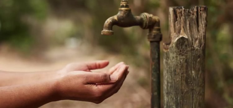 Acapulco sufre desabasto de agua potable Acapulco sufre desabasto de agua potable