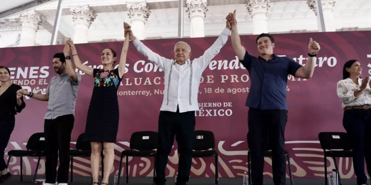 López Obrador afirma que 100 mil personas salen de la pobreza cada mes en México