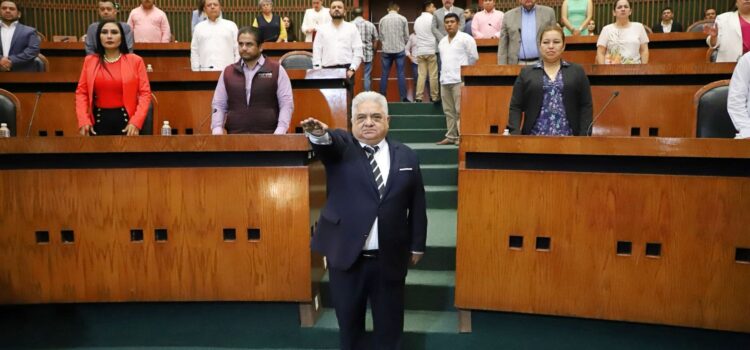 Gustavo Alarcón toma protesta como presidente de Chilpancingo