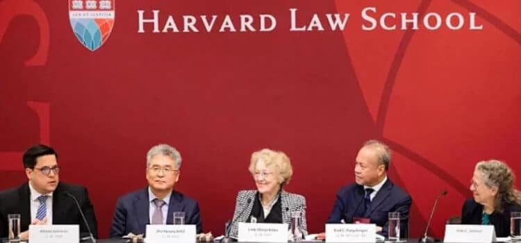 Requisitos para jueces en México tras reforma del Poder Judicial desatan risas en Harvard