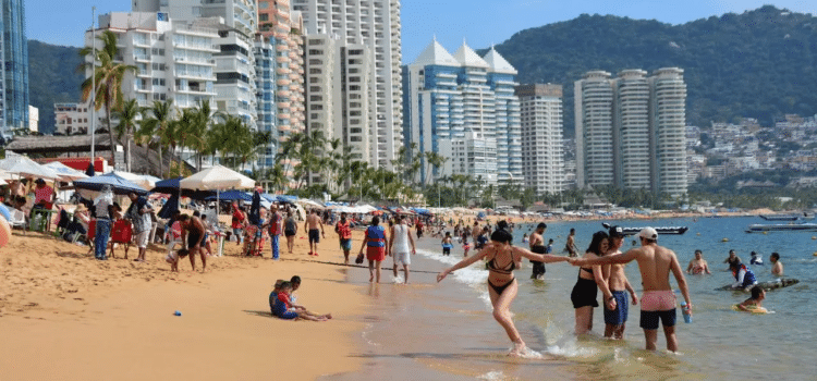 Se espera un 70% de ocupación por “puente” en Acapulco