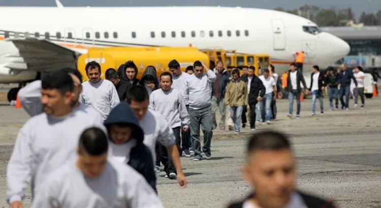Ofrecerá Canaco 15 mil empleos a migrantes deportados Ofrecerá Canaco 15 mil empleos a migrantes deportados