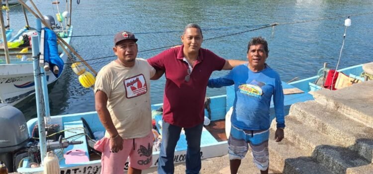 Rescatan a pescadores