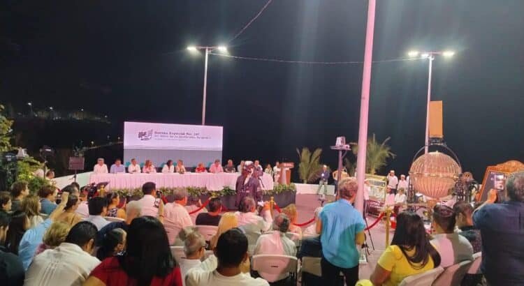 “Acapulco está de pie”