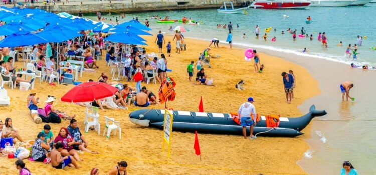 Comienzan a llegar los turistas a Acapulco