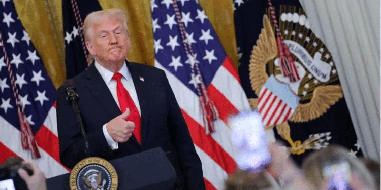 Trump impone aranceles del 25% a los autos que no se fabriquen en Estados Unidos Trump impone aranceles del 25% a los autos que no se fabriquen en Estados Unidos