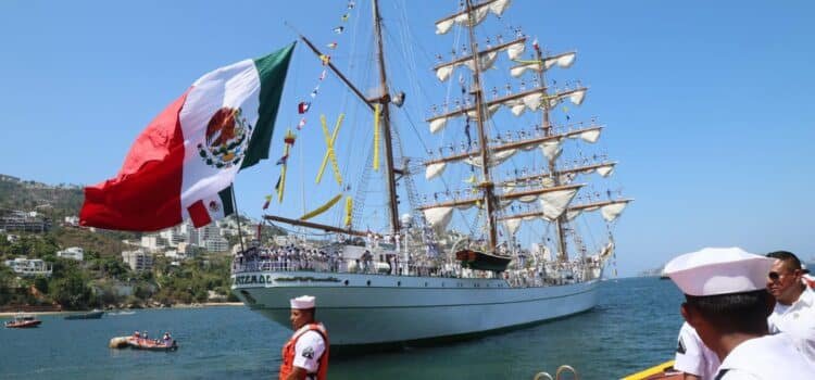 Inicia travesía el Buque Escuela Cuauhtémoc