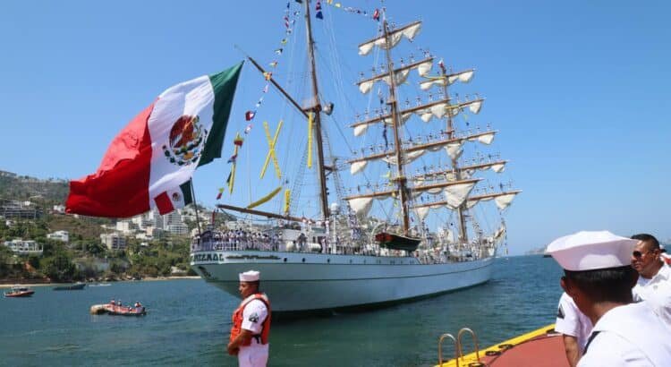 Inicia travesía el Buque Escuela Cuauhtémoc
