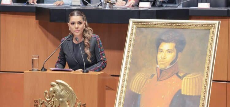 Colocan con letras de oro el nombre de Vicente Guerrero