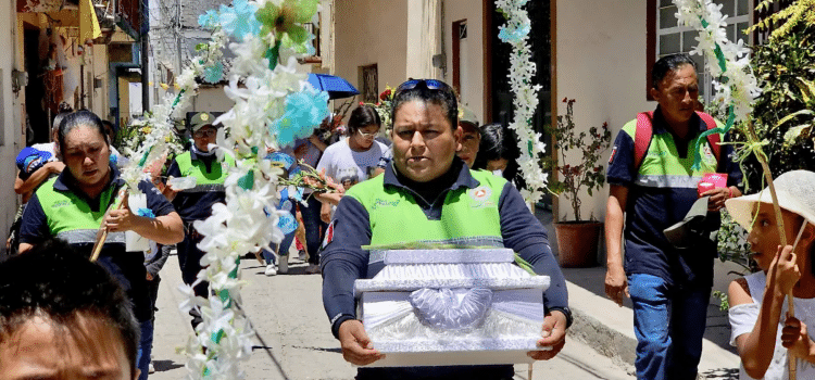 Sepultan al bebé “Ángel de Comonfort”