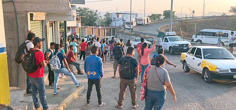 Suspenden una vez más el transporte público en Acapulco Suspenden una vez más el transporte público en Acapulco