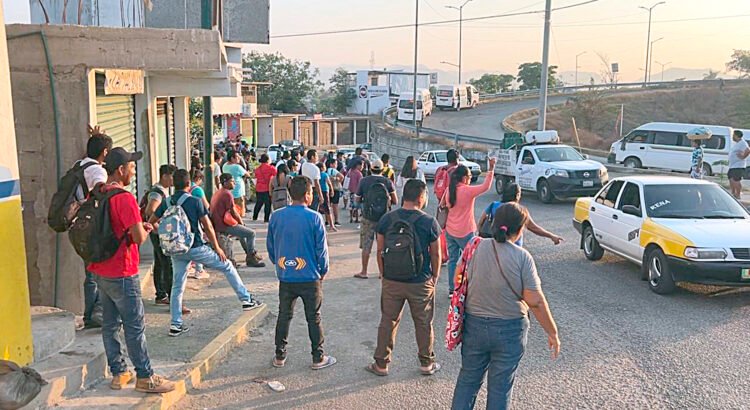 Suspenden una vez más el transporte público en Acapulco