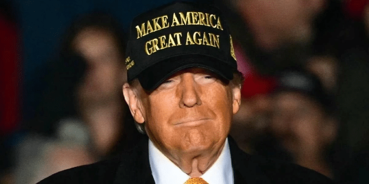 Trump eleva a 104% los aranceles a China