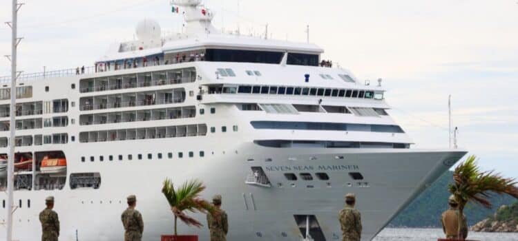 Arriba el Crucero Seven Seas a Acapulco Arriba el Crucero Seven Seas a Acapulco