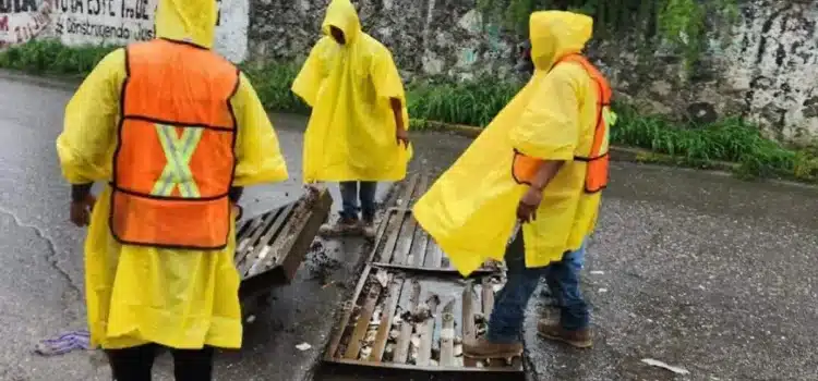 Por inundaciones, limpian más de 800 alcantarillas en Chilpancingo Por inundaciones, limpian más de 800 alcantarillas en Chilpancingo