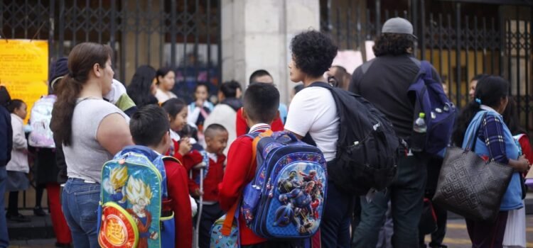 Se reanudan clases en Guerrero tras huracán Erick Se reanudan clases en Guerrero tras huracán Erick