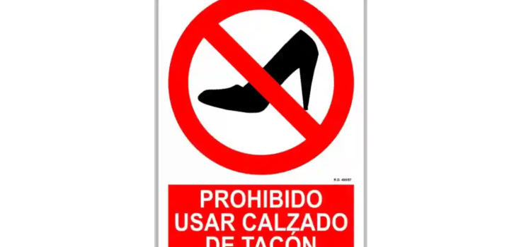 En esta ciudad se prohíbe usar tacones altos sin permiso oficial En esta ciudad se prohíbe usar tacones altos sin permiso oficial