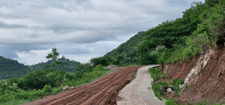 Anuncian inversión de $165 millones en caminos rurales Anuncian inversión de $165 millones en caminos rurales