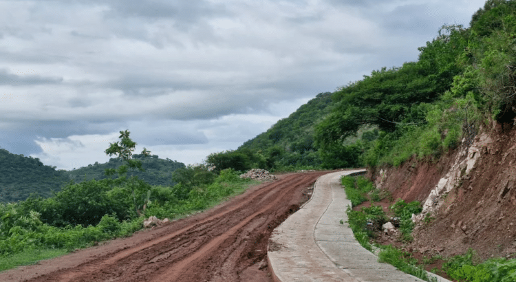 Anuncian inversión de $165 millones en caminos rurales