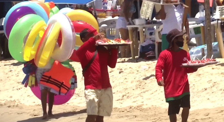 Listos para temporada de vacaciones de verano: comerciantes informales