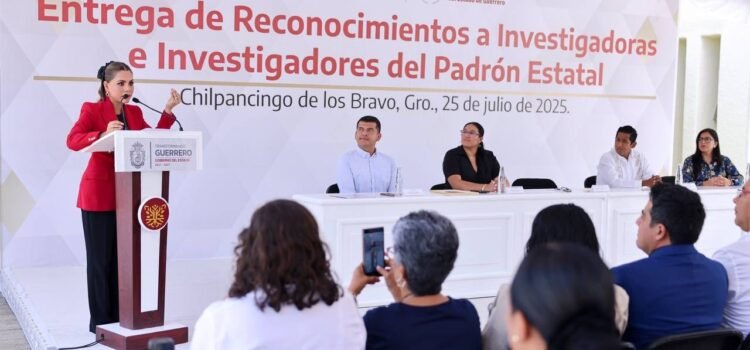 Reconoce gobernadora a investigadores Reconoce gobernadora a investigadores