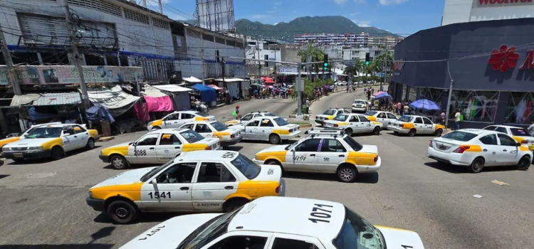 Bloqueos en Acapulco tras operativo federal Bloqueos en Acapulco tras operativo federal