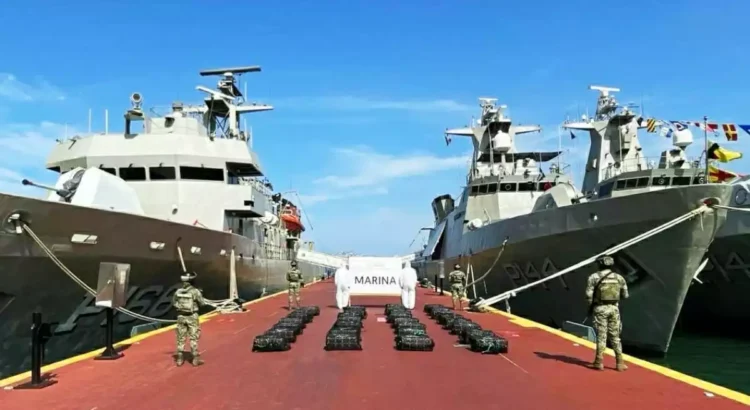 Asegura la Marina 900 kilos de cocaína Asegura la Marina 900 kilos de cocaína