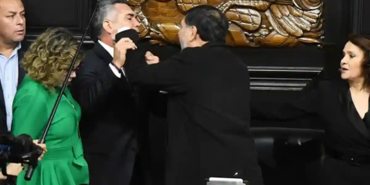 Ya salió el corrido de Alito y su pelea con Fernández Noroña