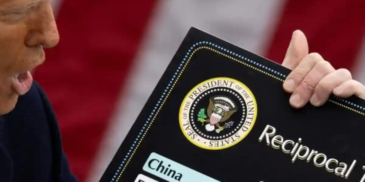 Entran en vigor aranceles de Trump en decenas de países Entran en vigor aranceles de Trump en decenas de países