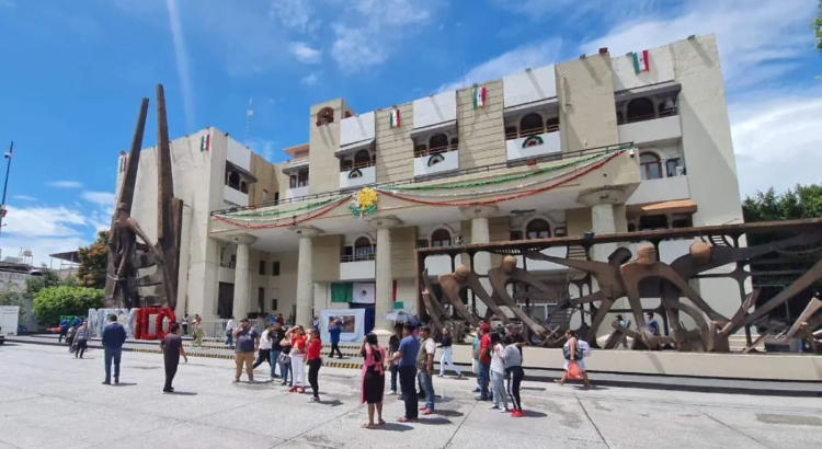 Sindicato libera el palacio municipal de Chilpancingo tras nueve días de protesta Sindicato libera el palacio municipal de Chilpancingo tras nueve días de protesta