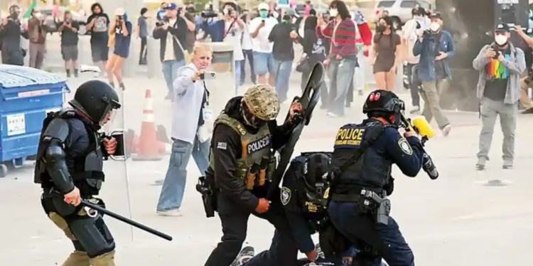 Reautoriza la Corte Suprema las redadas antimigrantes en Los Angeles Reautoriza la Corte Suprema las redadas antimigrantes en Los Angeles