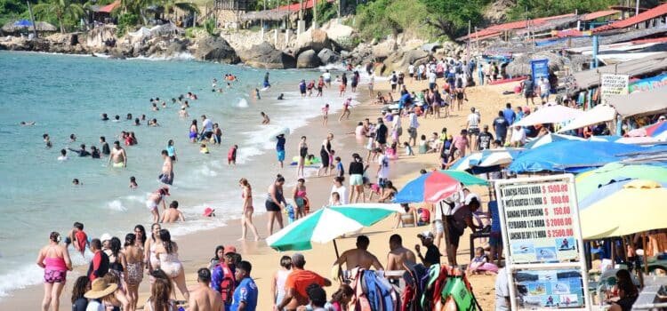 Fin de semana largo deja derrama económica de 819 millones de pesos en Guerrero