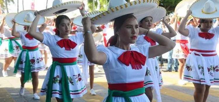 Desfile del 20 de Noviembre reunirá amplia participación escolar Desfile del 20 de Noviembre reunirá amplia participación escolar