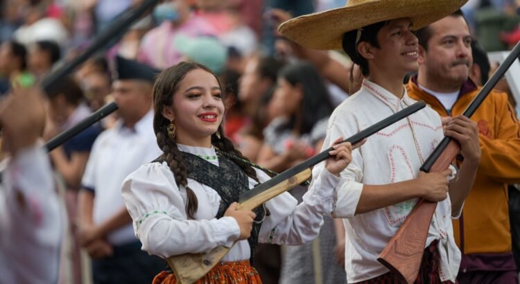 Preparan el desfile del 20 de noviembre en Acapulco Preparan el desfile del 20 de noviembre en Acapulco