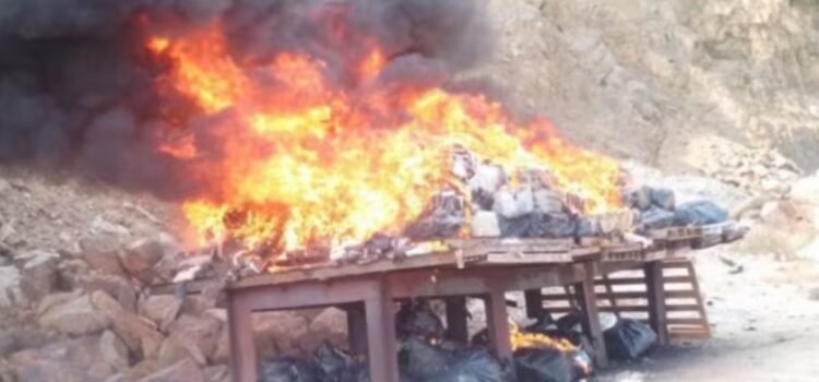 Incineran casi cinco toneladas de clorhidrato de cocaína en Acapulco Incineran casi cinco toneladas de clorhidrato de cocaína en Acapulco