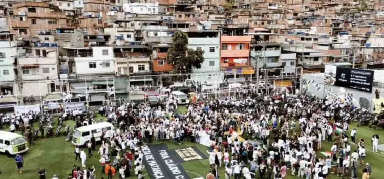 Protestan en favelas de Río tras operativo policial Protestan en favelas de Río tras operativo policial