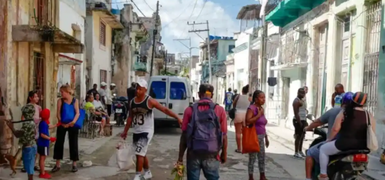 Cuba, paralizada por la chikunguña