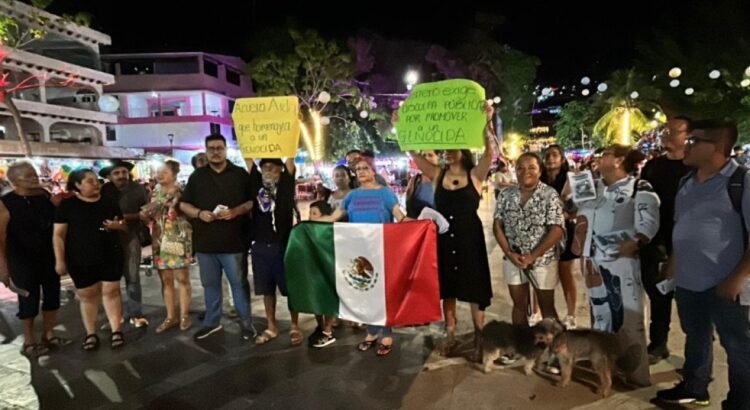 Realizan protesta y exigen la renuncia de la secretaria de Cultura de Guerrero Realizan protesta y exigen la renuncia de la secretaria de Cultura de Guerrero