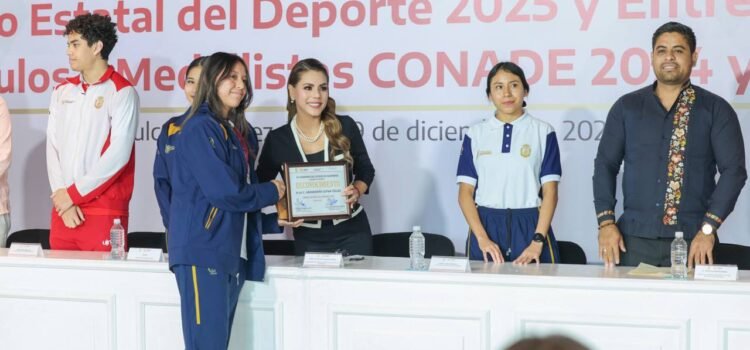 Entregan el Premio Estatal del Deporte 2025 y reconocen a medallistas guerrerenses