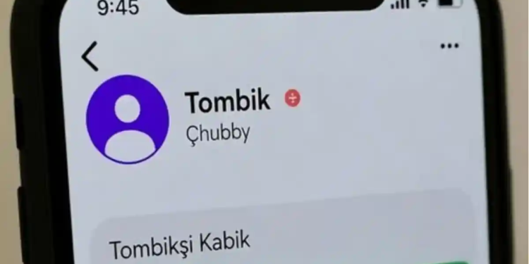 Tendrá que indemnizar a su ex por guardarla como “gordita” en el celular